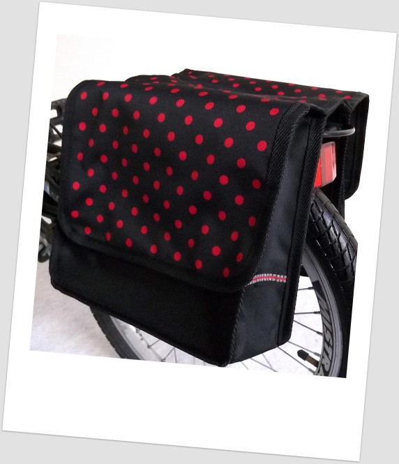 Baby-Joy Fahrradtasche JOY Kinderfahrradtasche Satteltasche Gepäckträgertasche 2 x 5 Liter 34 Dots Little 1 Red